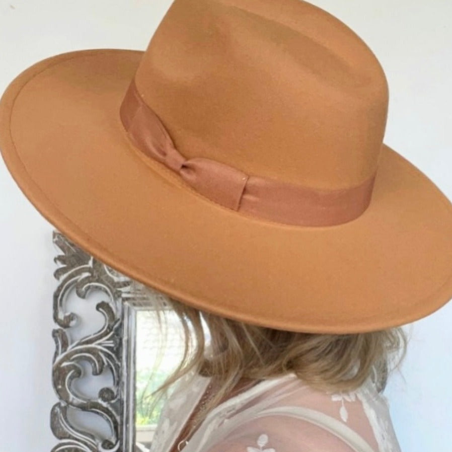 TEGAN Wide Brim Fedora in Vegan Wool-imitation