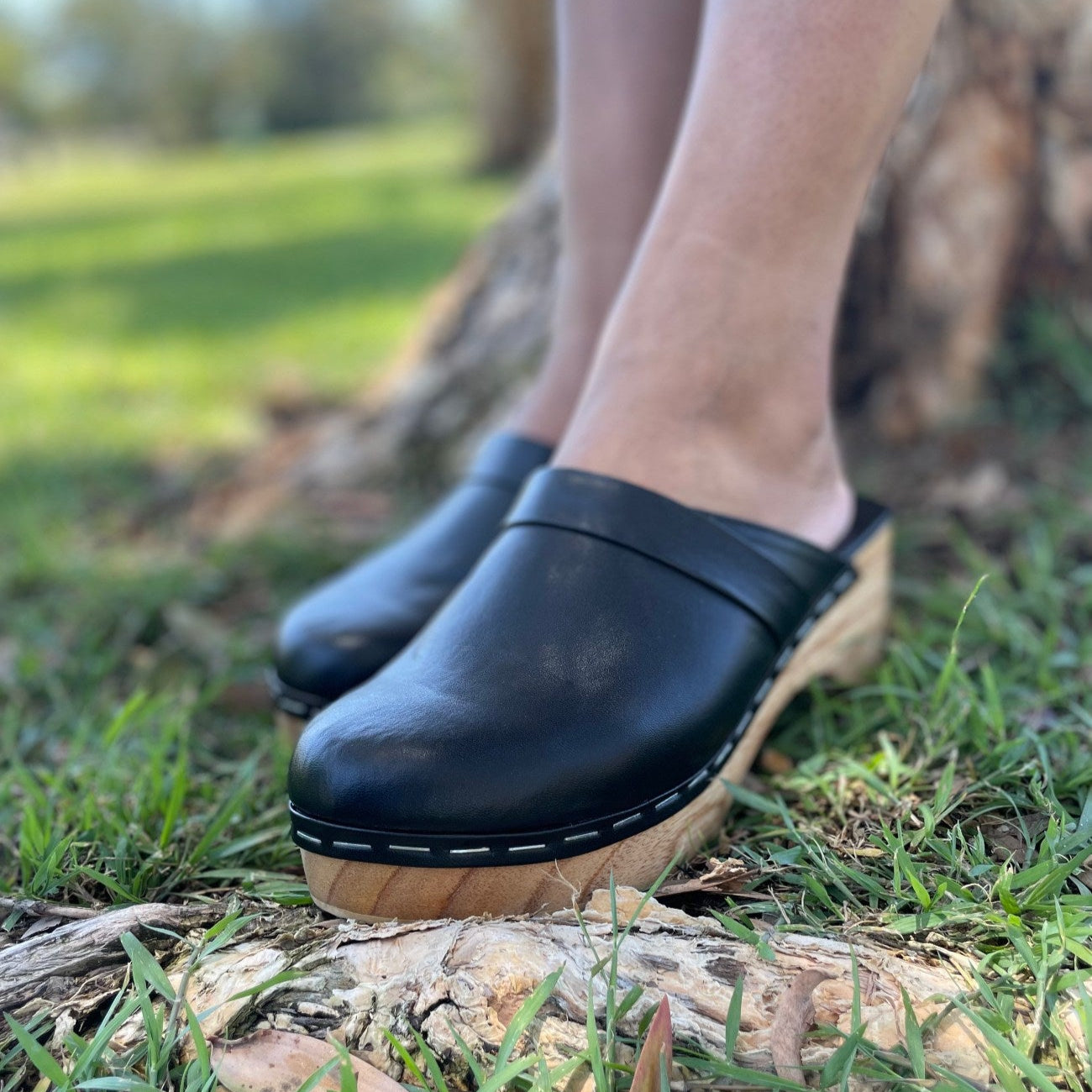 DEMI: Vegan Leather Clogs Black