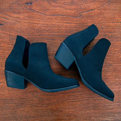 JENNA: Vegan Suede Boots fits sz: 38 |42