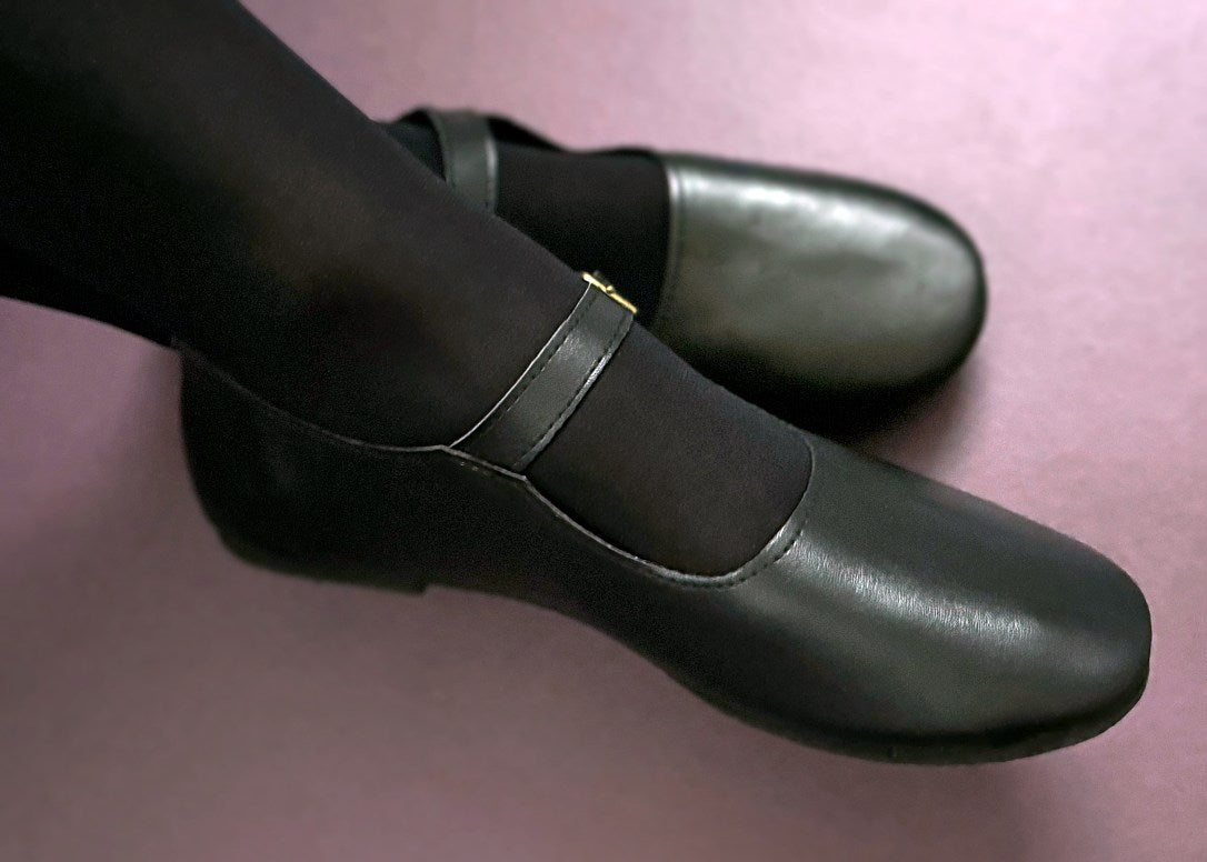 EVIE: Vegan Leather Ballet Flats Fits: 35 | 36 | 41