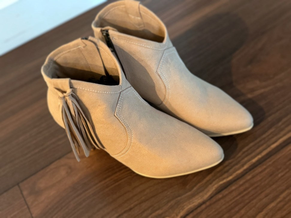 MICHELLE: Vegan Suede Boots fits sz: 39 |42