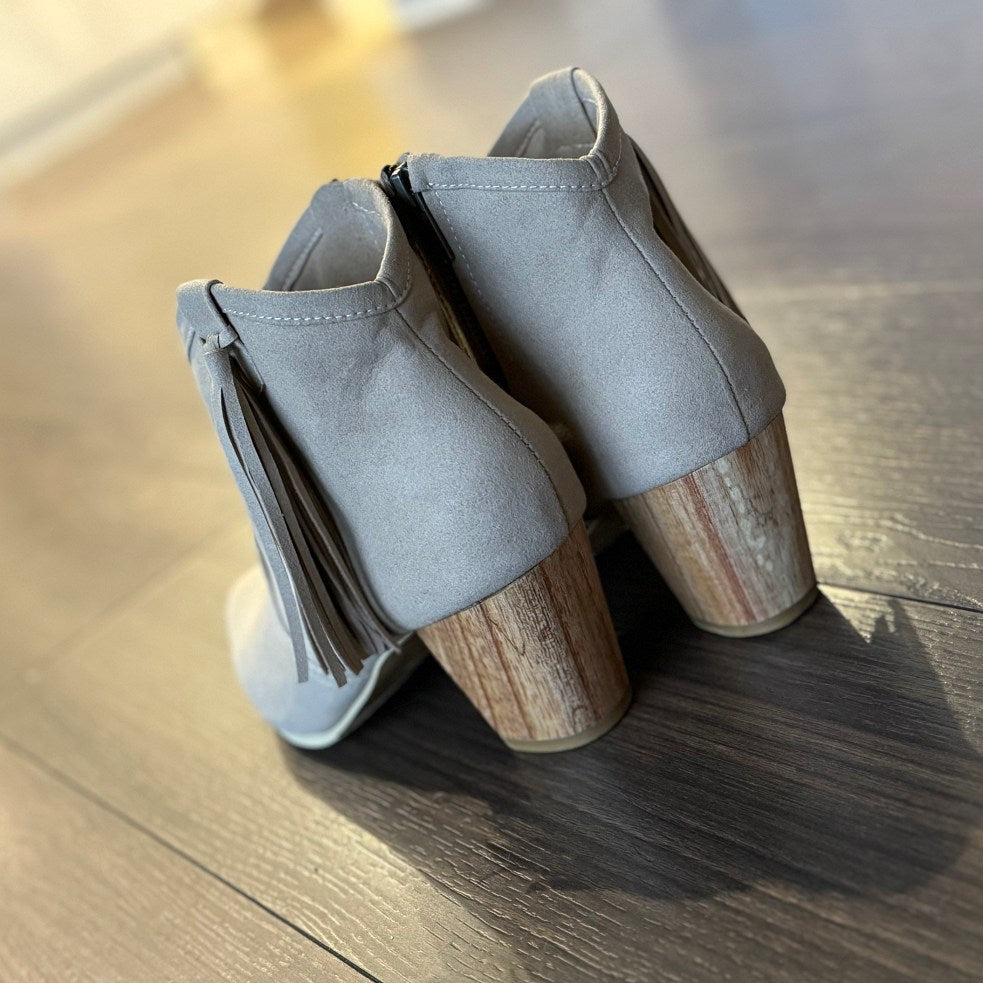 MICHELLE: Vegan Suede Boots fits sz: 39 |42