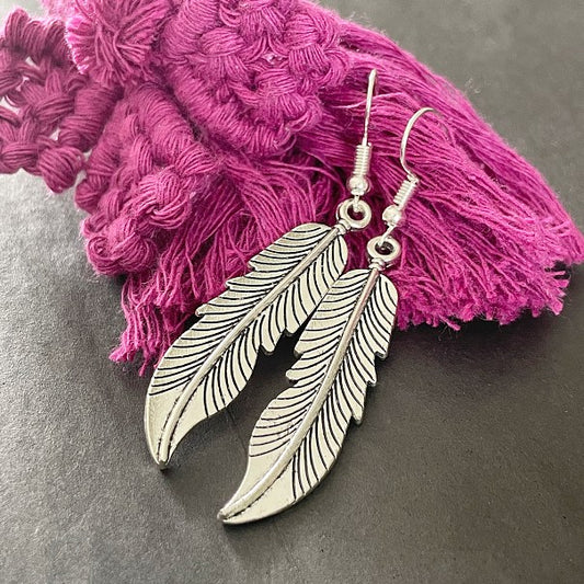 STELLA: Feather Earrings Silver